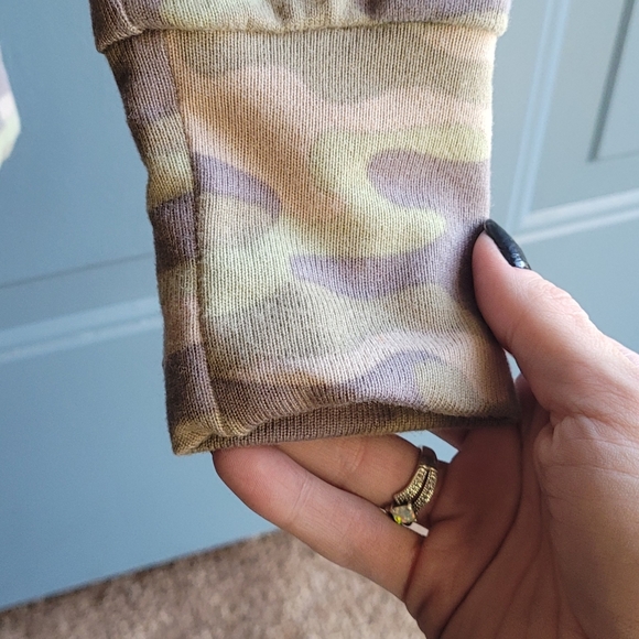 Camo pants romper - Picture 6 of 8